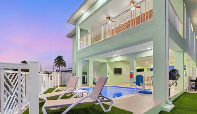 Aqua Verde ~ Waterfront Lux Gem ~ Dock ~ Game Room