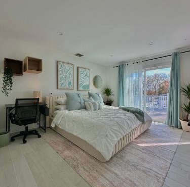 Arlington Beach House - by Yale