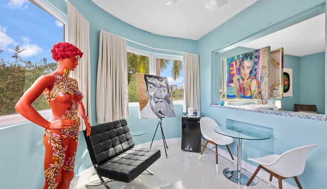 Artists' Suite at the New Yorker Hotel - Park View, Free Parking/Coffee/Bagels!