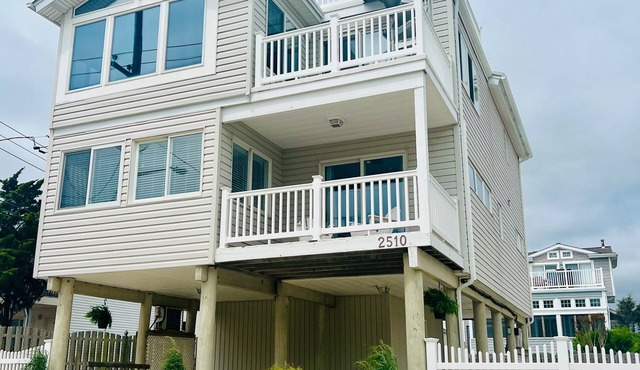 Aug + Sept Dates Left! 1 house off Beach, 3 Decks, Ocean & Bay Views