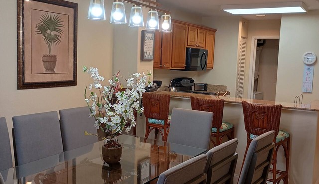 AVAILABLE TODAY AUG 1-31 2.5 BDR 2BTH NEAR DISNEY LAKEVIEW HOT TUB POOL HIGHRISE