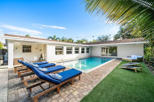 Backyard Oasis with Pool & Games