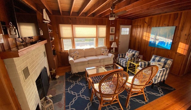 Bayside 2 bedroom in Brant Beach. Beautiful views of the sunset!