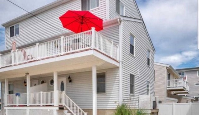 Beach‑Block Family Home in the Heart of Sea Isle City – Steps to Everything!