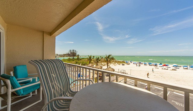 Beachfront 1b 1b Suite - Beach Place #209