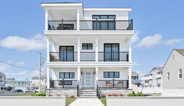 BEACHFRONT Multi-Family Home, 3 levels with decks!