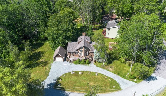 Bearitage Chalet Family Poconos Retreat in The Hideout Lake Pool Ski