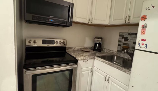 Beautiful 1-bedroom apartment with AC in vibrant Philadelphia