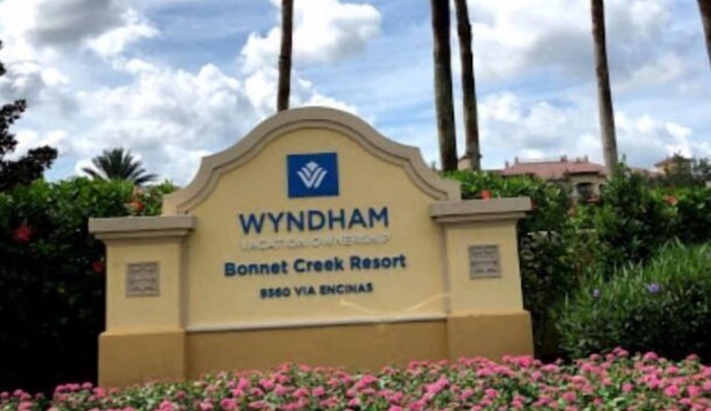 Beautiful 2 bedroom condo on Disney property