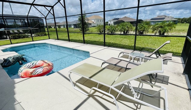 Beautiful 4 Bedroom Pool Villa on Guard Gated Golf Community with 2 Master Suites