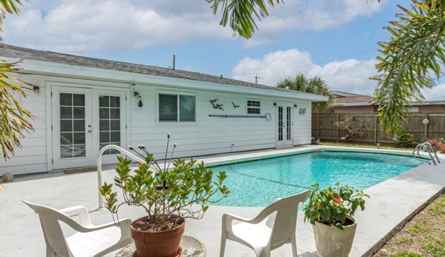Beautiful 4 bedroom pool home in sunny Palm Bay!