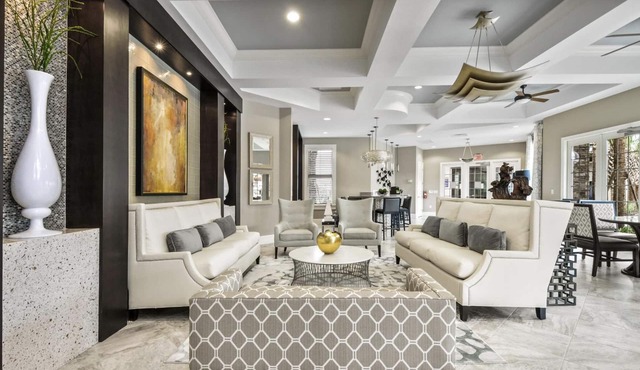 Beautiful 9 bedroom pool home located in the Solterra Resort! 9 Home by RedAwning