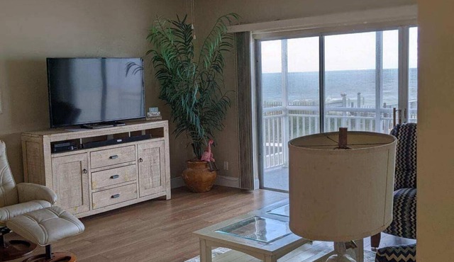 Beautiful direct ocean front beach access condo