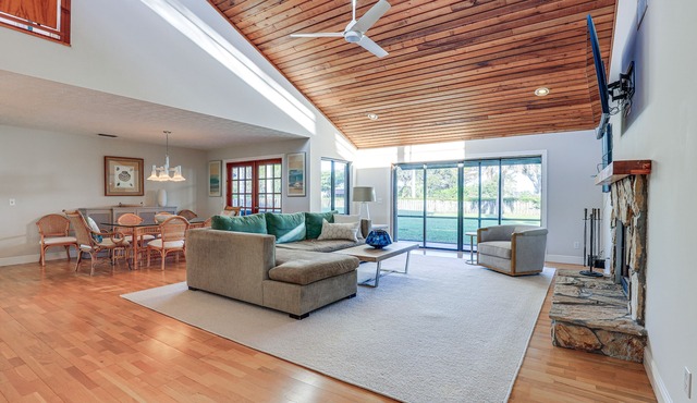 Beautiful Hobe Sound Retreat, 3 Mi to Beach!