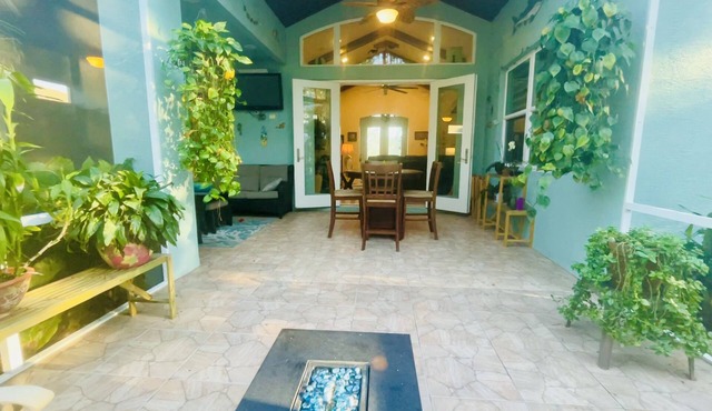 Beautiful home with pool-minutes to beaches, golf courses & Clover,Mets Stadium