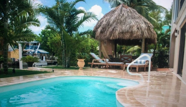 Beautiful Islamorada Vacation rental pool home with private beach!