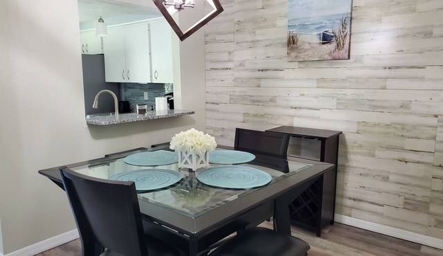 Beautiful Island Condo - 5 minutes from Anna Maria Island