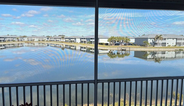 Beautiful lakeview 2nd fl 2 bed 2 bath condo in a delightful Lake Suzy Community