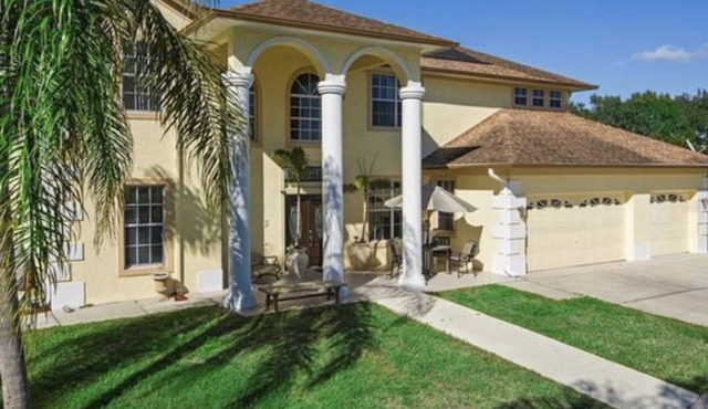 Beautiful Luxurious home in Orlando w Private Pool