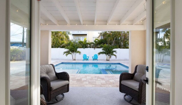 Beautiful New Pool/Spa, Steps to Sand & Restaurants, Golf Cart Included