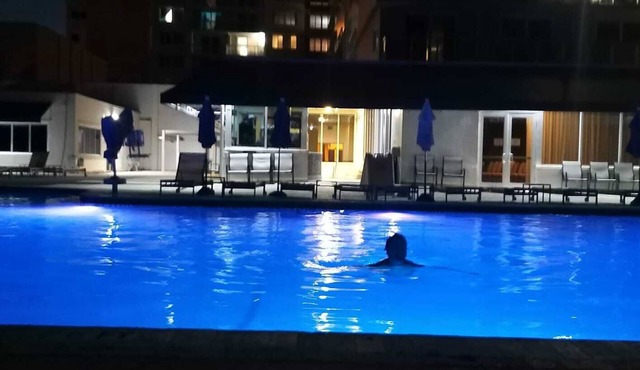Beautiful studio on collins on sinny isles beachfront