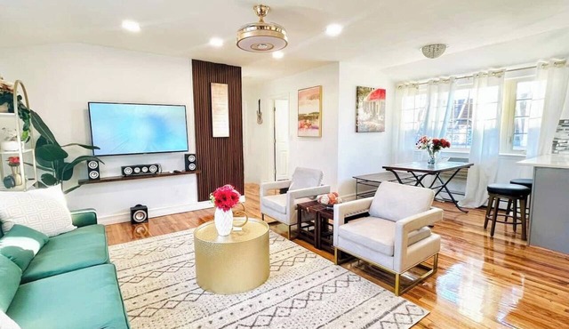 Beautiful Sunshine Suite