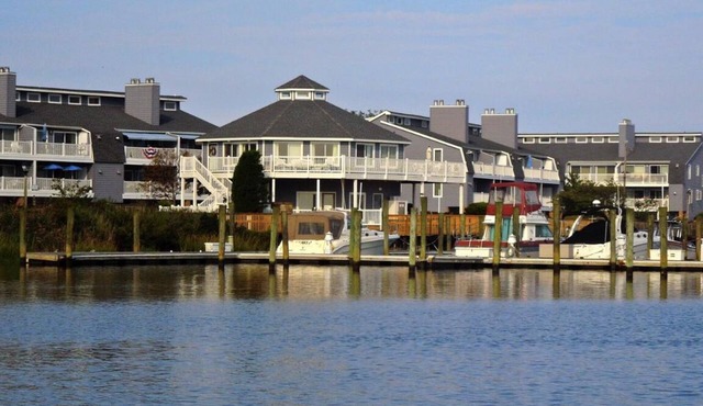 Beautifully Renovated Condo in OCNJ at Blue Water Marina.