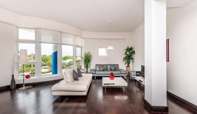 Because you want the best.2 bed/2 bath.Boutique.Sleeps 6