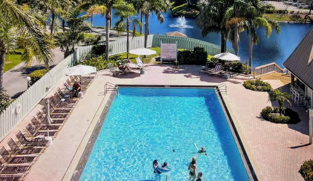 Bella Vista Jupiter Carlin Park across from beach Htd Pool/Pickle Ball