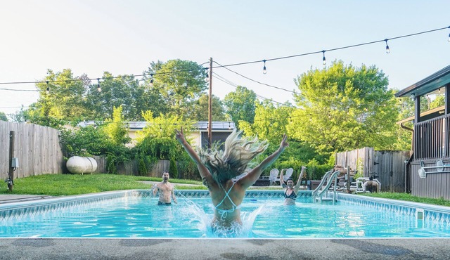 Black Mountain Retreat! Pool/HotTub/Games/FirePit