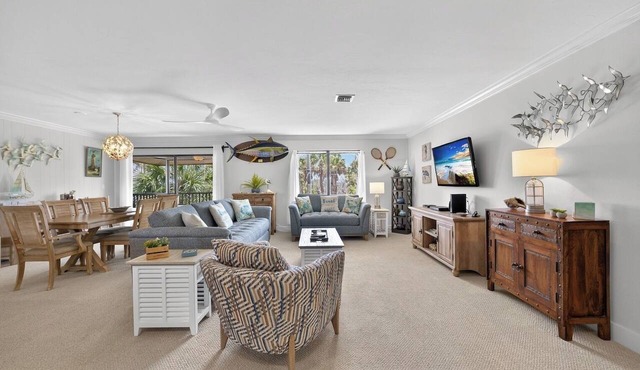 Blind Pass A205: Renovated West End Condo by Beach