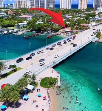 Blue Heron Bridge Hotel and Dive Club