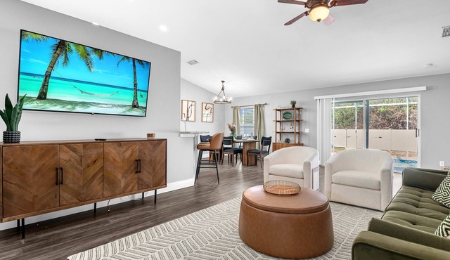 ⚓Boho Bungalow, Heated Pool, Community Amenities, & More! ⚓