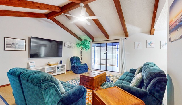Boho-Chic Family Escape Near the Shore with Foosball, BBQ Grill , and Outdoor Patio! 🌴