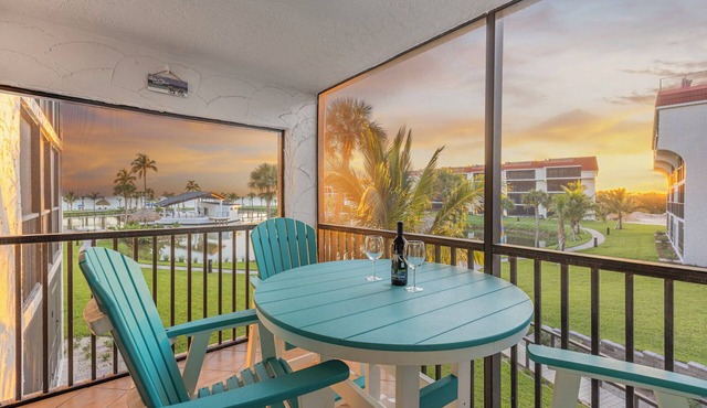 Book Your Sanibel Stay-Gulf-Front 2BR at Pointe Santo Pool & Shelling - Sleeps 6