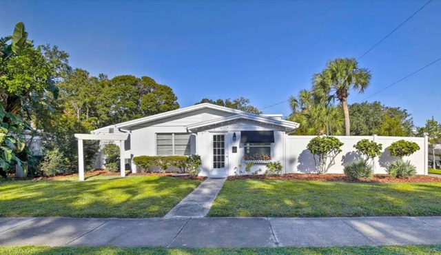 Bracing Island Paradise W/ Lovely Patio