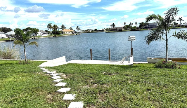 Breath taking waterfront 2,175sf 3-bedroom, 2-bath Home in Cape Coral