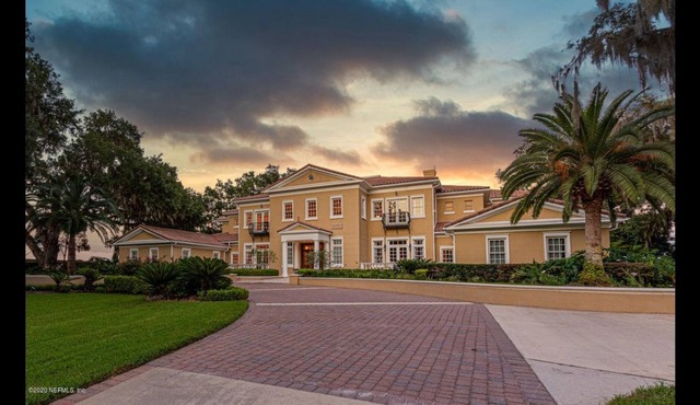 BREATHTAKING RIVER FRONT ESTATE W/ BEAUTIFUL 150 ft PIER in Orange Park