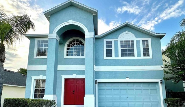 Bright 4BR Home w/Pool, 20 min from Disney World