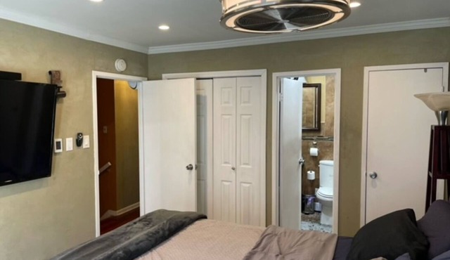 Brooklyn Private Room with Private Bathroom With Outdoor Space.