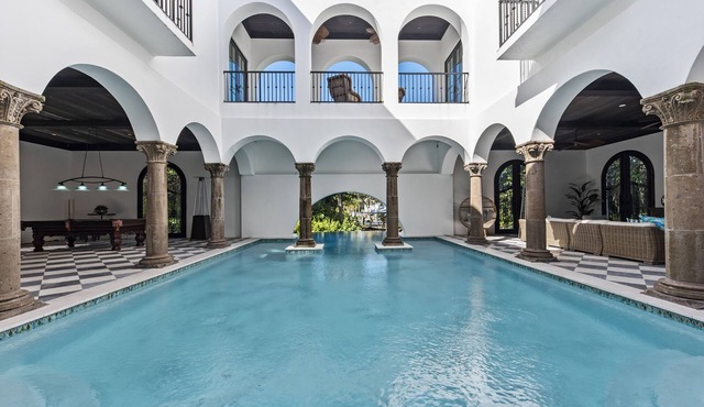 Casa Flamingo – A Private Waterfront/Pool Resort Estate on Siesta Key
