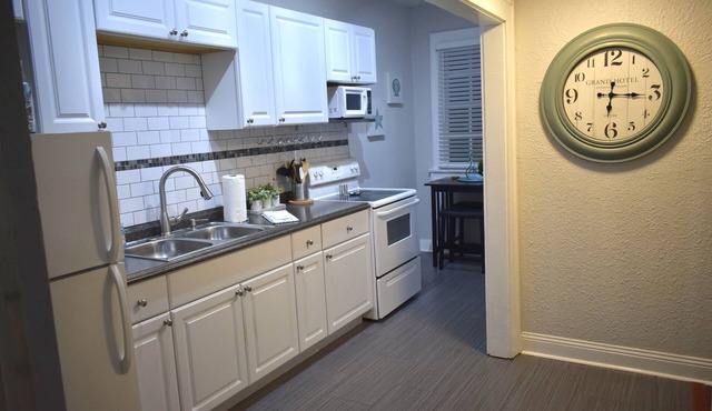 Casablanca of Hyde Park "Suite Poseidon" Furnished Apartment In South Tampa