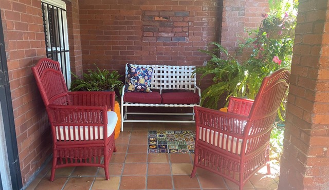 Charming 2-bedroom Garden Apartment in Savannah near Forsyth Park