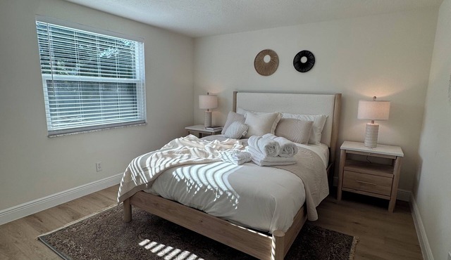 Charming 3-bedroom house with WiFi and AC in Downtown St. Petersburg