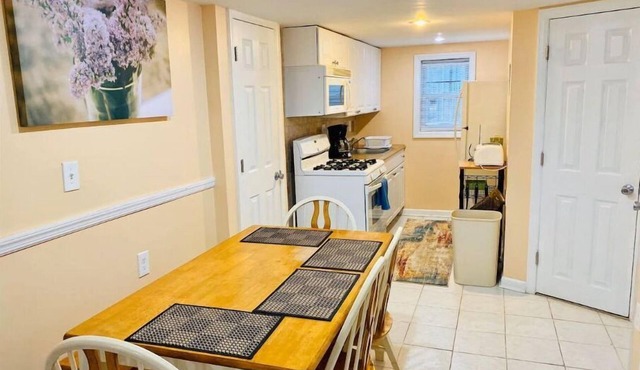 Charming Beach House Steps From Boardwalk w/Free Parking, BBQ, Outdoor Shower