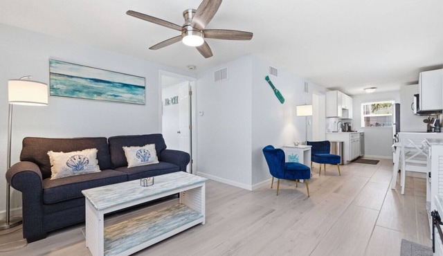 Charming Cottage in Pass-A-Grille Beach, Dogs Ok