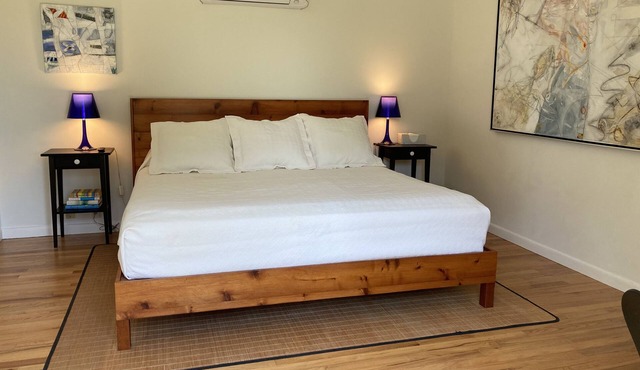 Charming cottage with private pool near village. The perfect Hamptons escape. in Bridgehampton
