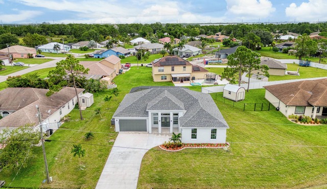 Charming Newly built 4bedroom house with WiFi and AC in brilliant Port St. Lucie