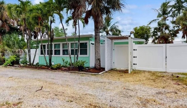 Charming Sanibel home - 2 BR, 2 BTH with Pool, WiFi, Family friendly home