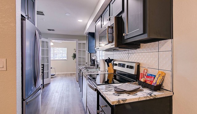 Charming Tampa one bedroom apartment with patio!